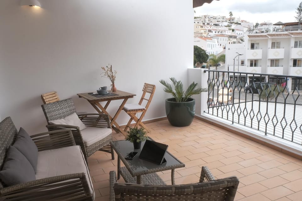 Patio, Golfcourse, Balcony/Terrace, Food and drinks, Tennis court, Hiking, Food