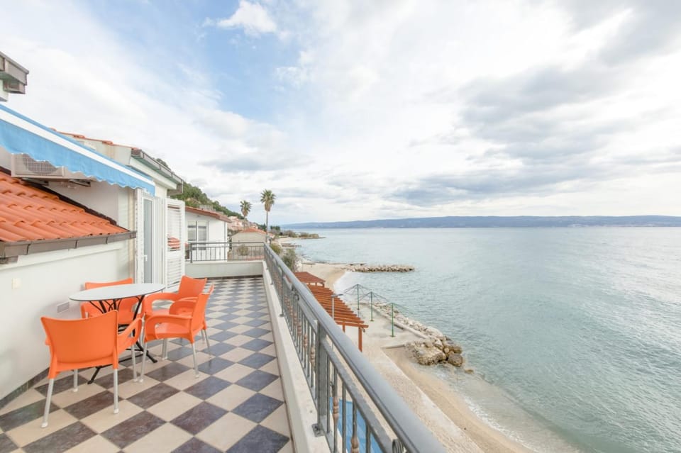 Property building, Balcony/Terrace, Balcony/Terrace, Sea view, Sea view