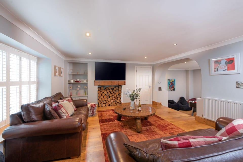 TV and multimedia, Living room, Seating area