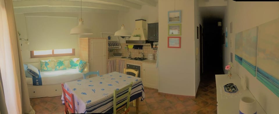 Kitchen or kitchenette, Living room