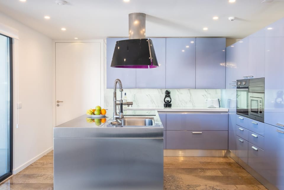 Communal kitchen, Food