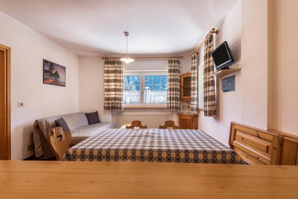 Living room, Bedroom