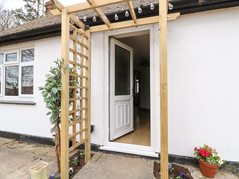 Hall Farm Cottage House in England