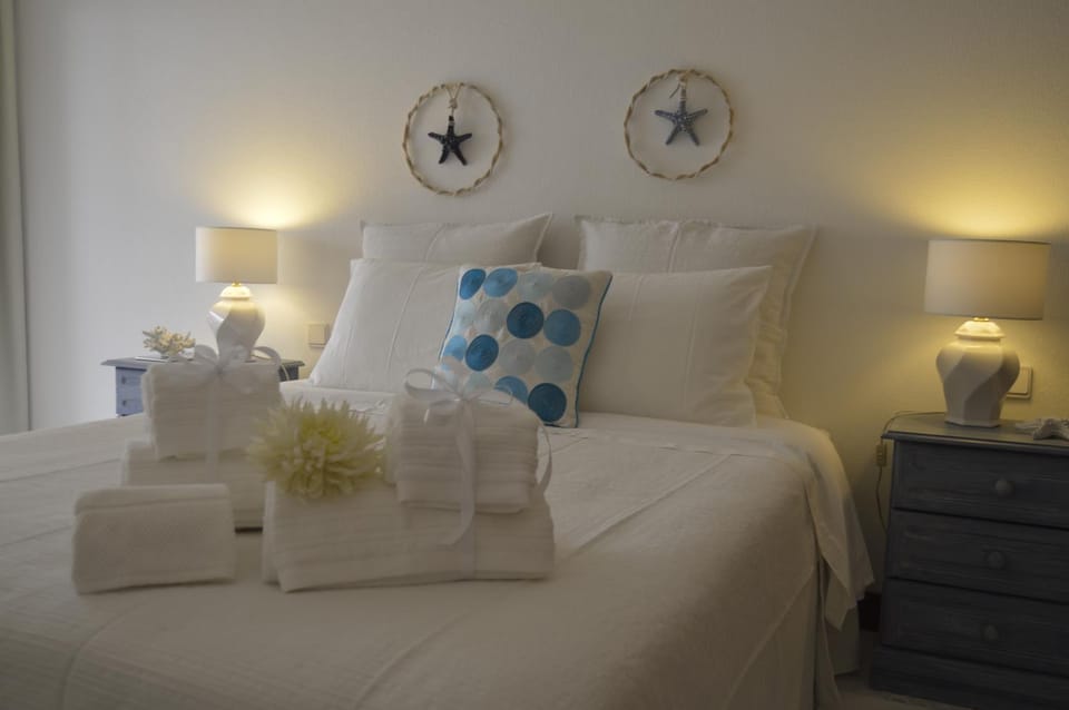 Apartamento próximo da Marina Vilamoura c/piscina e estacionamento Apartment in Quarteira
