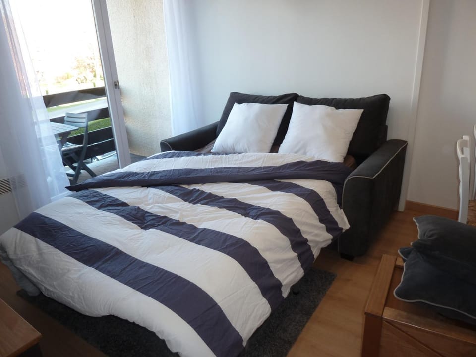 CABOURG APPARTEMENT EN RESIDENCE CALME ET COSI Apartment in Cabourg