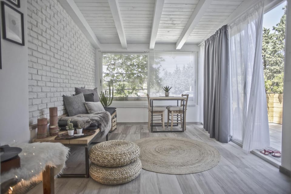 Balcony/Terrace, Living room, Seating area, Dining area