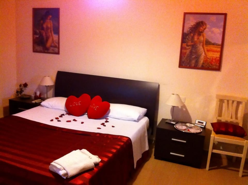 Bed, Photo of the whole room