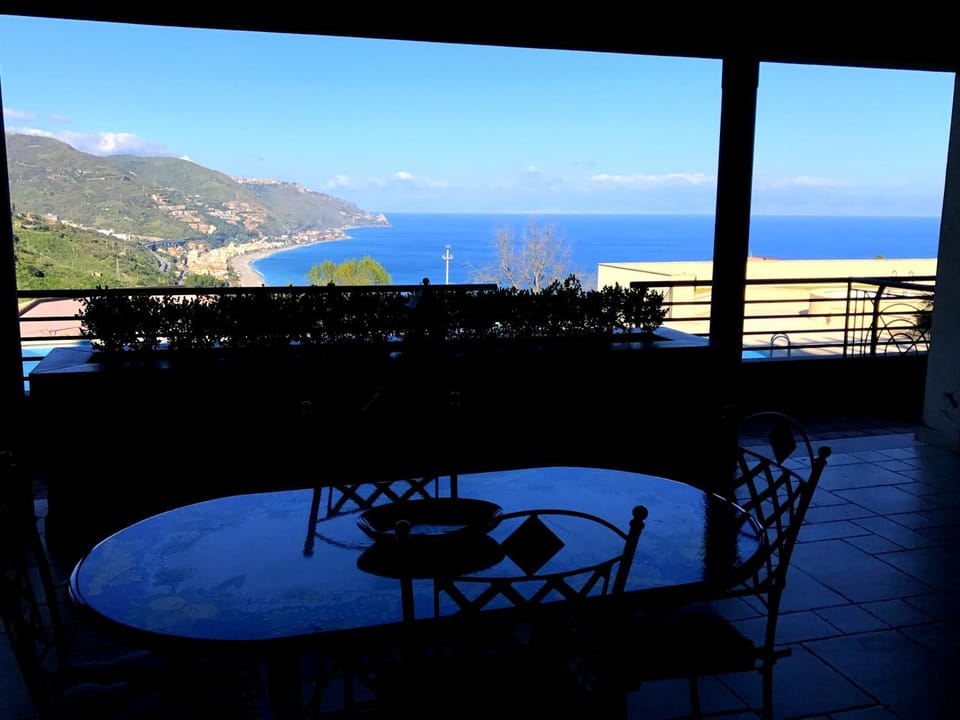 Patio, Balcony/Terrace