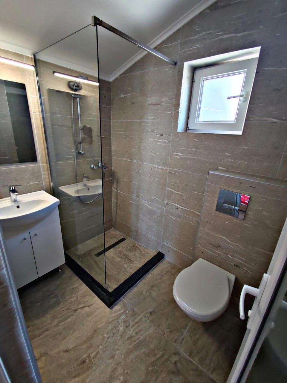 Shower, Toilet, Bathroom