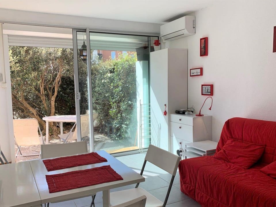 Studio rénové proche plage avec climatisation et parking - FR-1-604-15 Apartment in Mèze