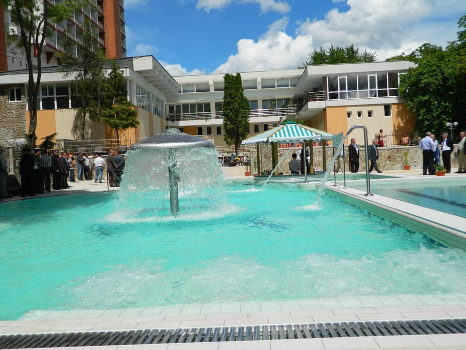 Hot Spring Bath, Swimming pool
