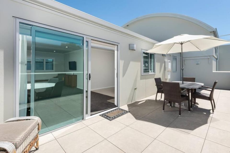 Modern Marine Parade Apartment House in Bay Of Plenty