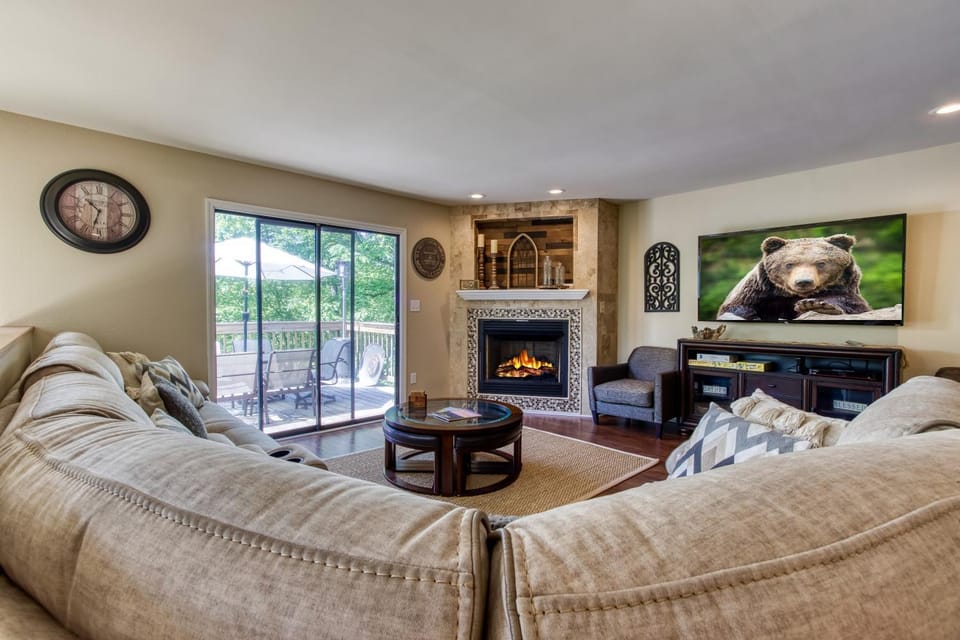 TV and multimedia, Living room, Evening entertainment, fireplace, fireplace
