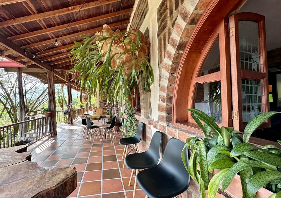 Restaurant/places to eat, View (from property/room)