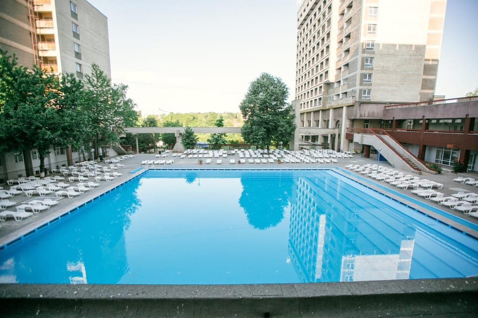 Swimming pool, Swimming pool