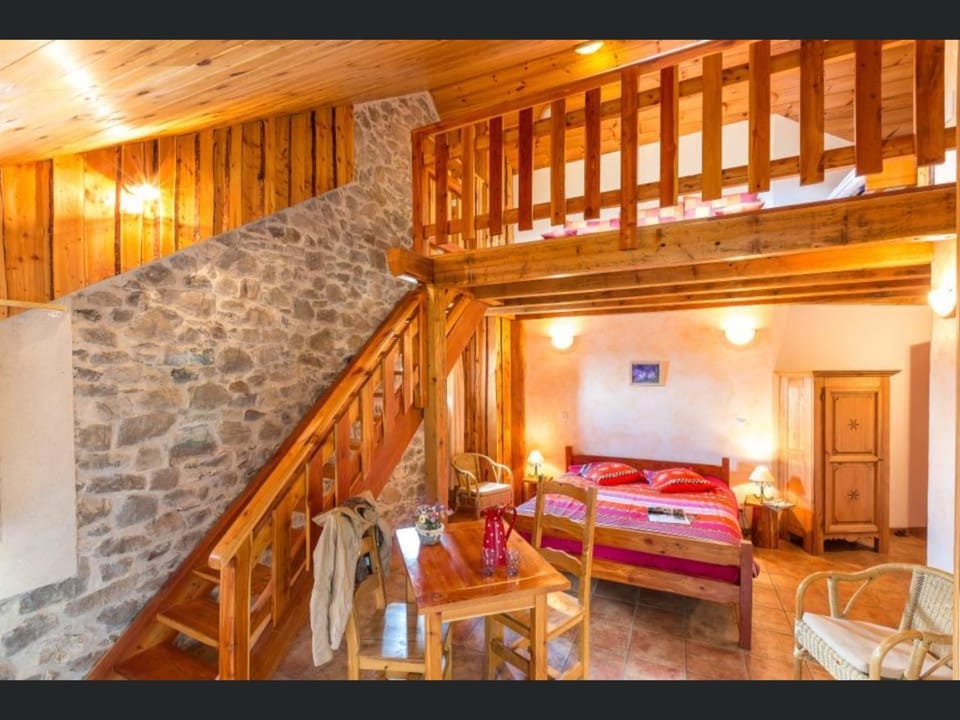 Chambres d'hôtes l'Abondance Bed and Breakfast in Provence-Alpes-Côte d'Azur