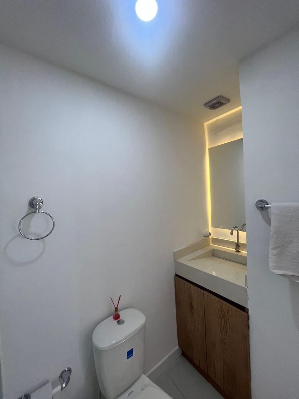 Bathroom, towels