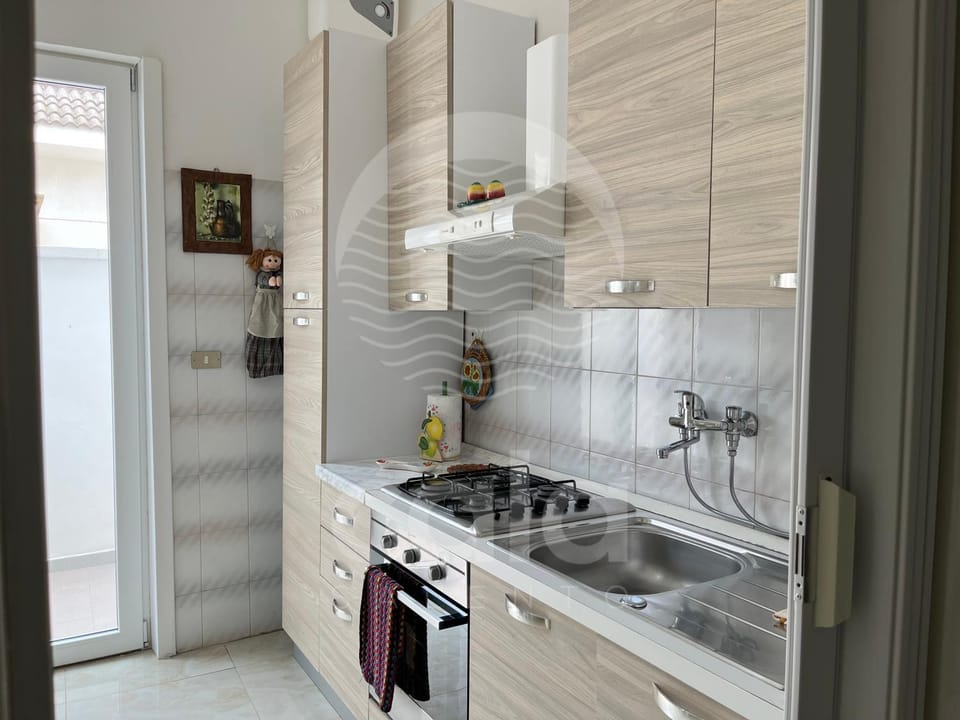 Kitchen or kitchenette, kitchen