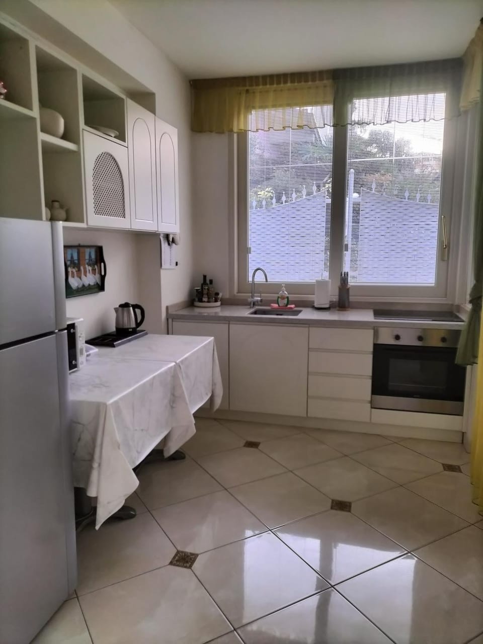 Kitchen or kitchenette, Dining area, minibar, pet friendly, stove
