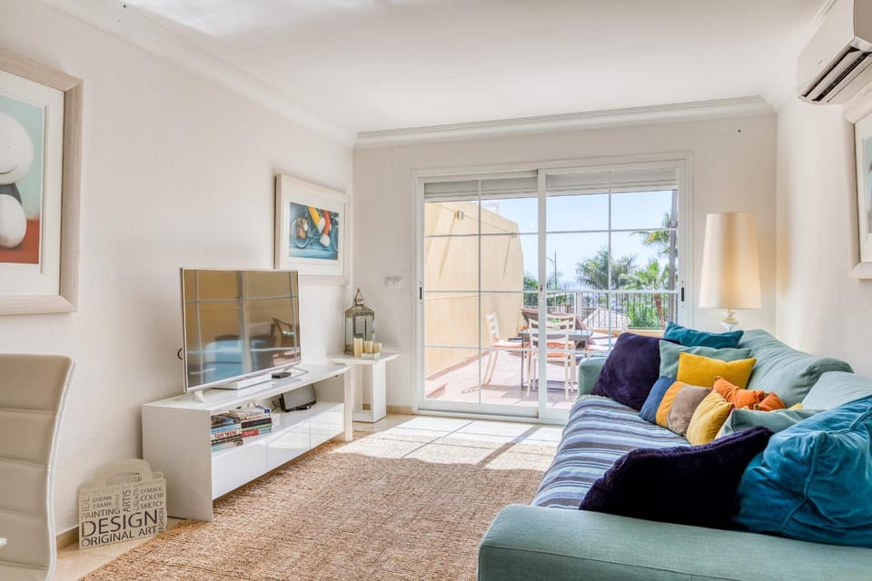 Balcony/Terrace, Family, internet, locker, air conditioner