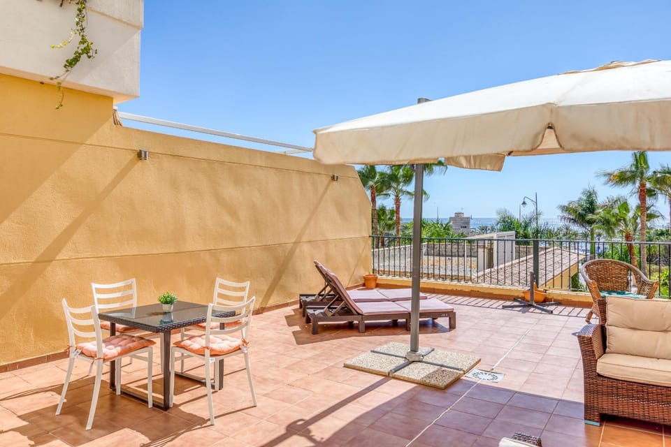 Balcony/Terrace, Seating area, City view