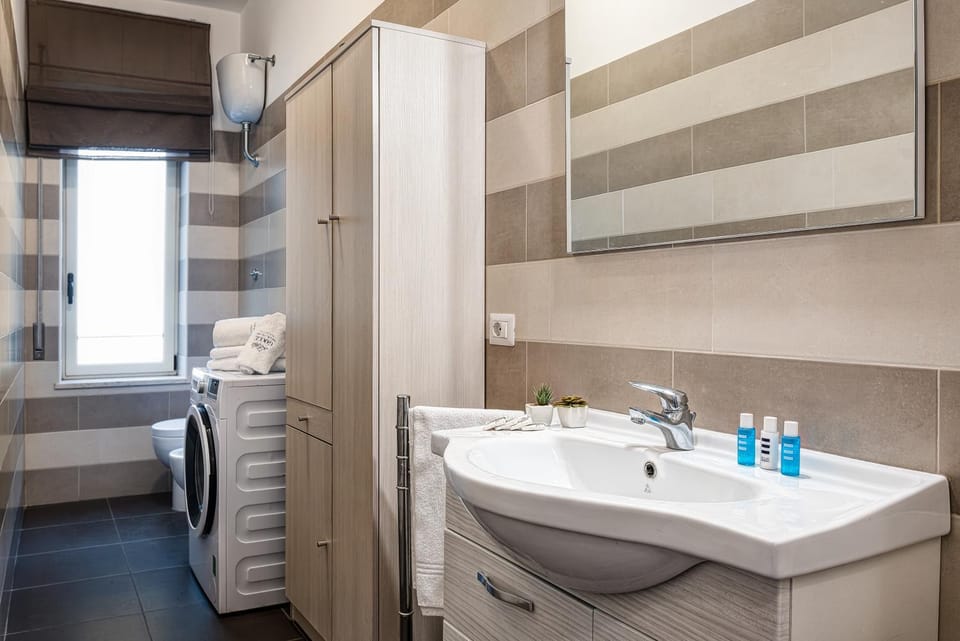 Shower, Bathroom, washing machine