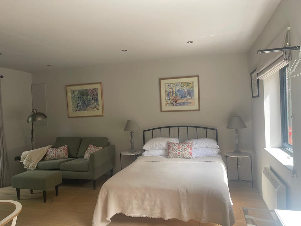 Peaceful Garden Retreat in Tunbridge Wells Apartment in Royal Tunbridge Wells