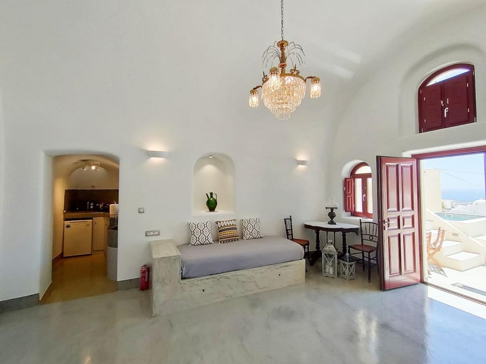 Dreamer's secret villa House in Santorini