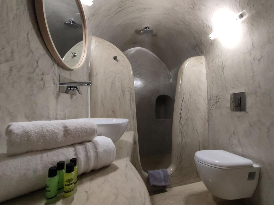 Dreamer's secret villa House in Santorini
