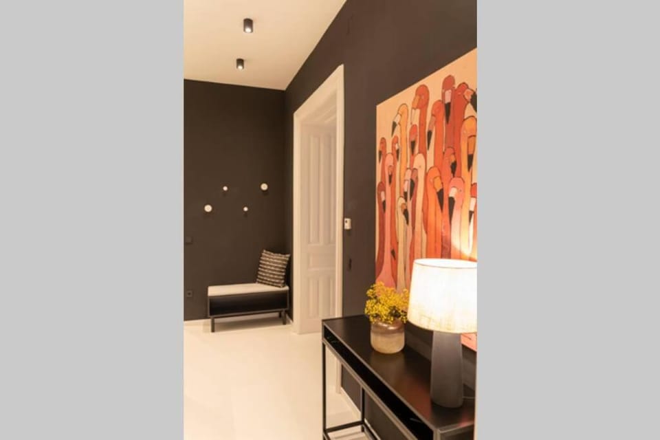 josef's home I Pink Flamingo I Deluxe Suite Apartment in Vienna