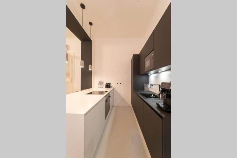 josef's home I Pink Flamingo I Deluxe Suite Apartment in Vienna