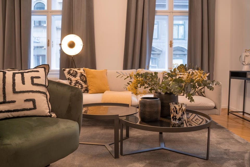 Living room, Seating area