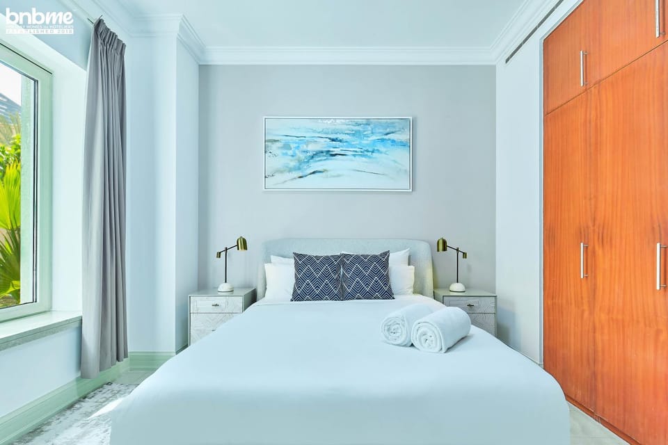 Bed, Photo of the whole room, Bedroom, towels, wardrobe