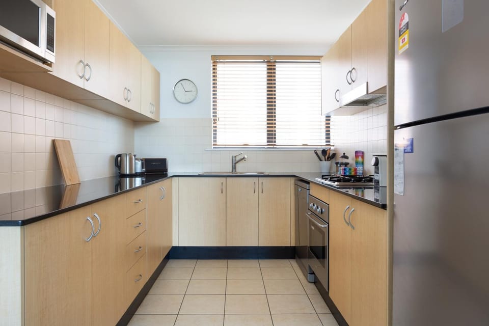 Chic Unit with Rooftop Terrace near Sights & Shops Apartment in Sydney