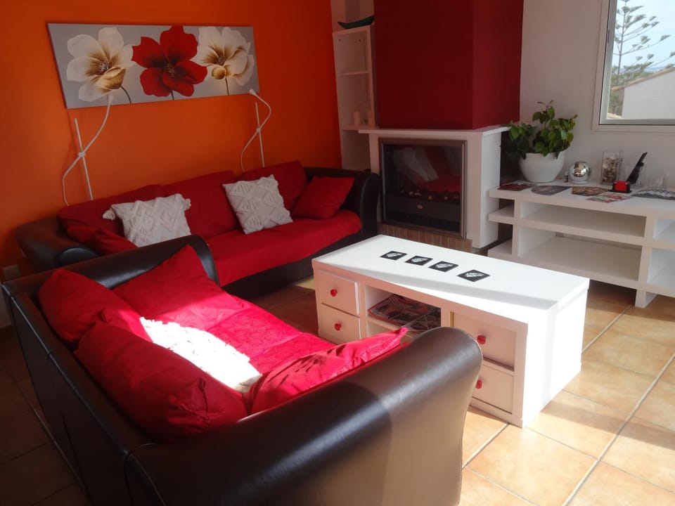 Communal lounge/ TV room, Living room
