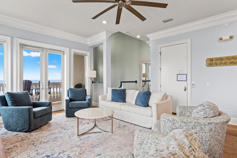 View (from property/room), Balcony/Terrace, Living room, Decorative detail, Seating area, Sea view