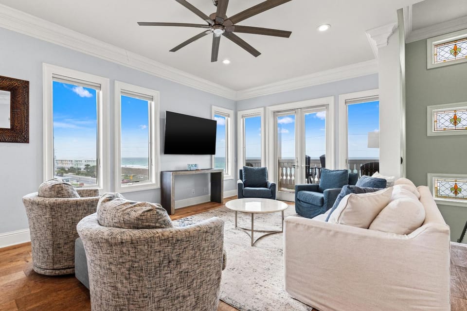 TV and multimedia, View (from property/room), Balcony/Terrace, Living room, Seating area, Sea view