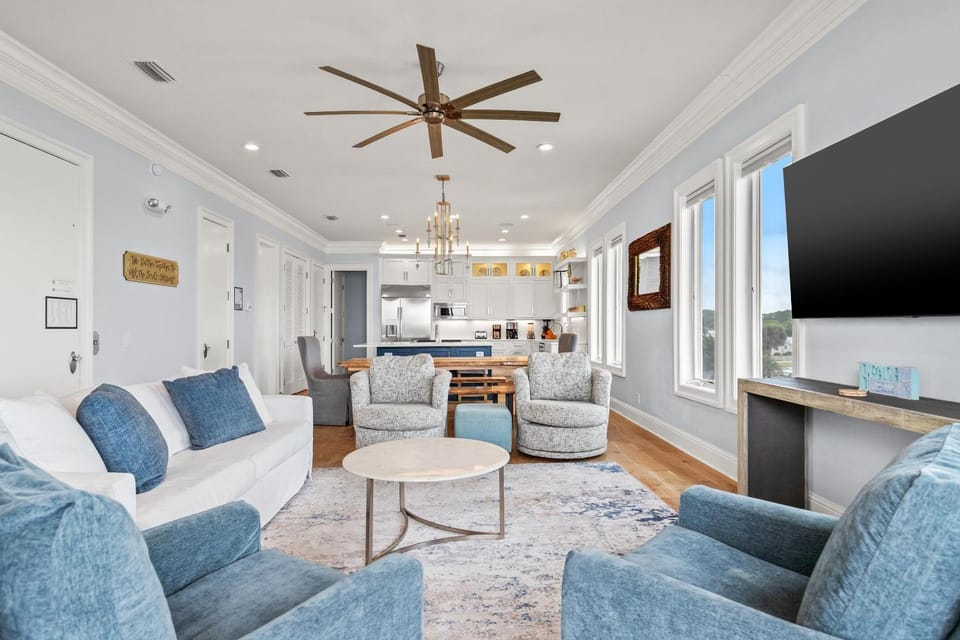 TV and multimedia, Living room, Decorative detail, Seating area, Dining area, kitchen