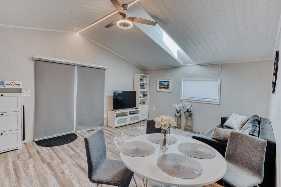 Modern Suite - 10 Min to Corning - Quiet & Cozy Apartment in Painted Post