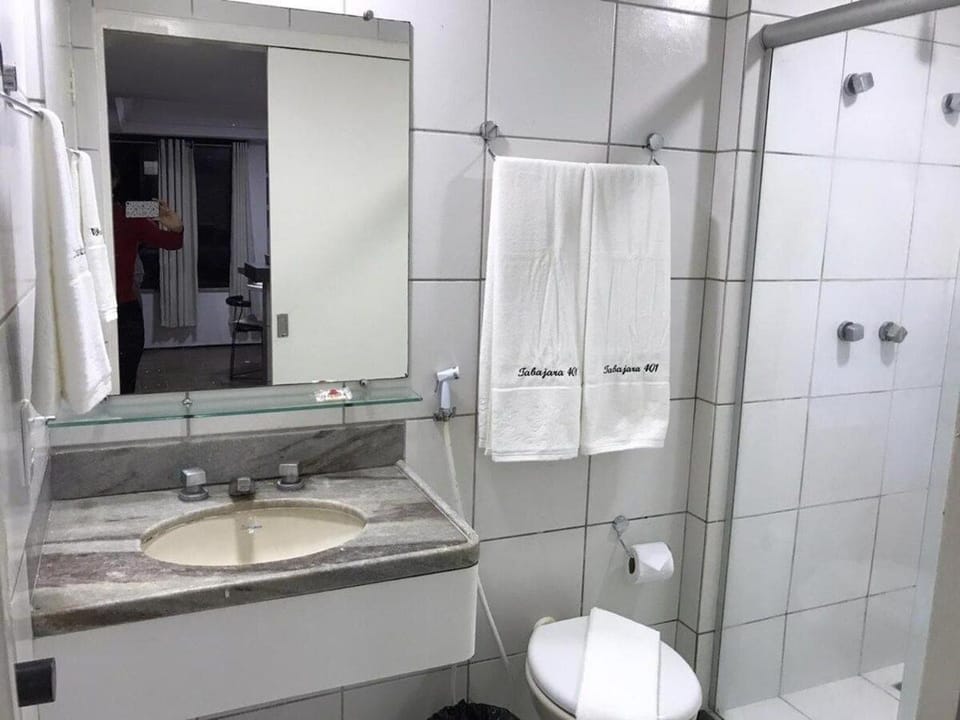 Bathroom, towels