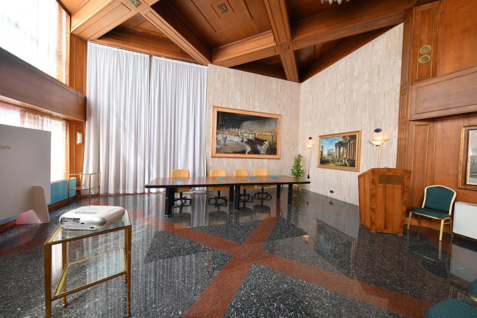 Meeting/conference room