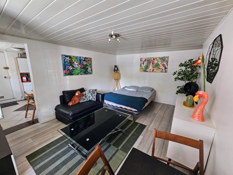 Living room, Bedroom