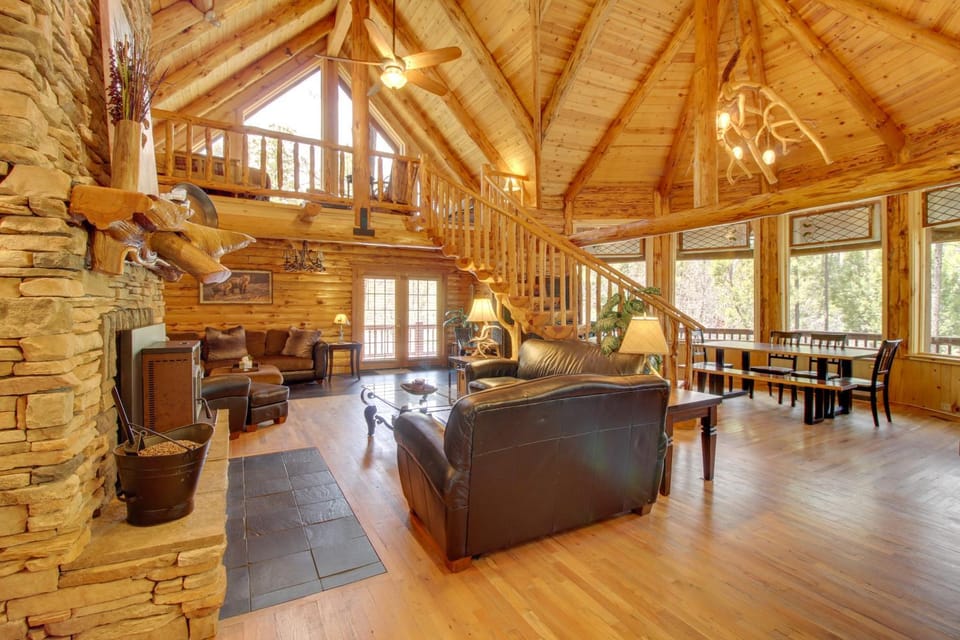 Fire Pit + Hot Tub: Lakeside Cabin on 2 Acres! Cabin in Pinetop-Lakeside