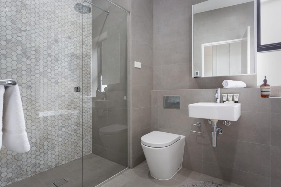 Shower, Toilet, Bathroom