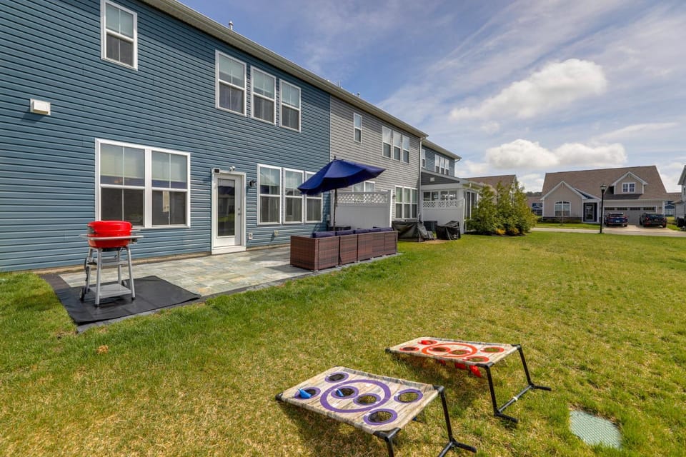 5 Mi to Bethany Beach: Modern Gem w/ Pool Access! House in Millville