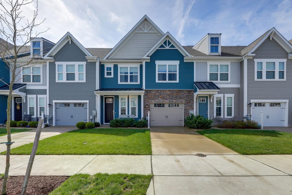 5 Mi to Bethany Beach: Modern Gem w/ Pool Access! House in Millville