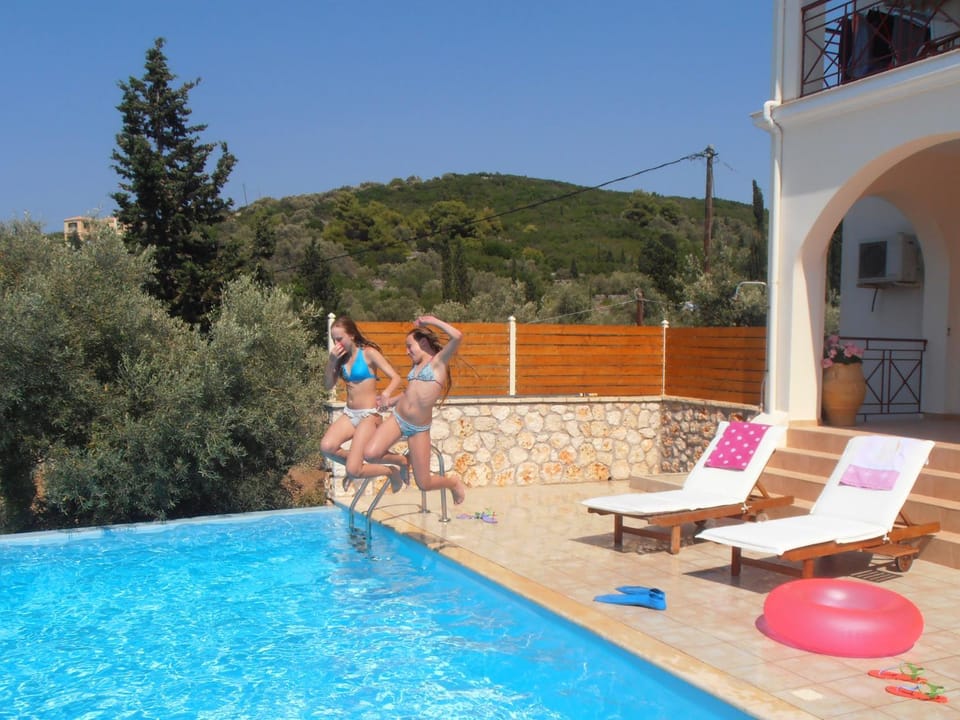 Swimming pool, children, Family