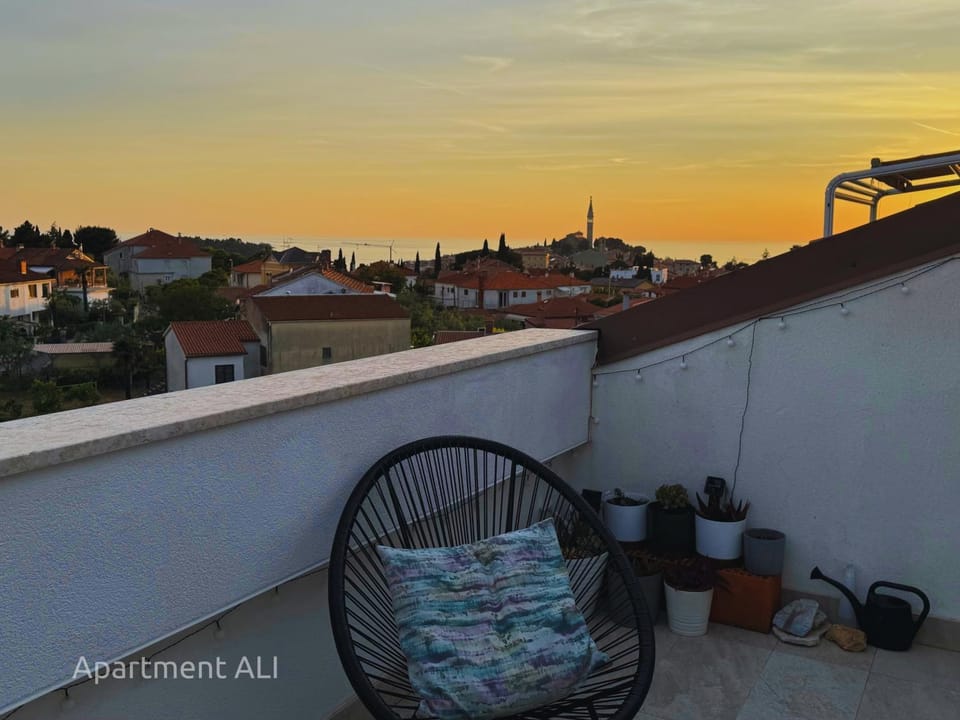 Balcony/Terrace, City view, Landmark view, Sea view, Sunset