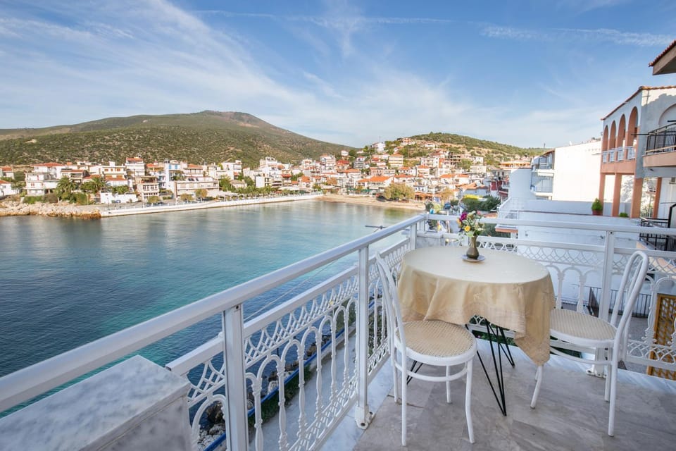 Spring, Day, Night, Winter, Summer, Balcony/Terrace, Decorative detail, Dining area, Autumn, On site, City view, Landmark view, Mountain view, Sea view, Area and facilities, Seasons, Time of day, Sunrise, Sunset, Quiet street view