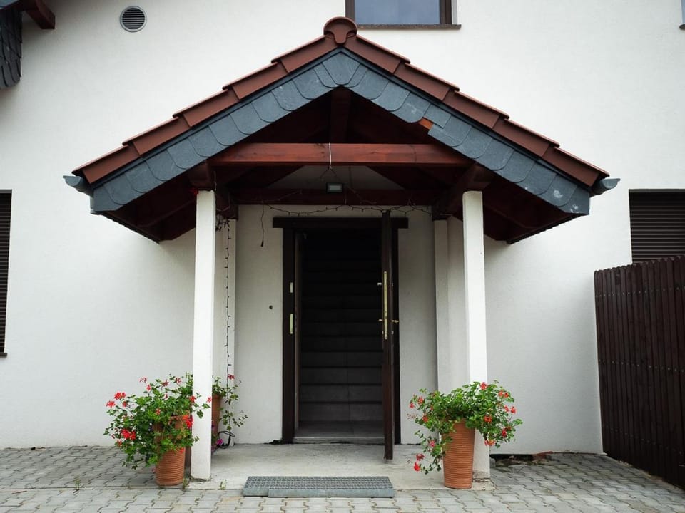 Property building, Facade/entrance